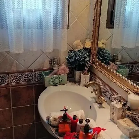 Villa Elena's Chrysomiléa